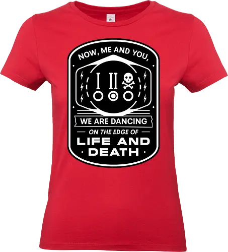 Facing The Dealer - buckshot roulette, the dealer, indie game, gaming, gamer, video games, horror, terror, survival, shotgun, geek, nerd, creature, life, death,  - Standard T-Shirt (Frauen)