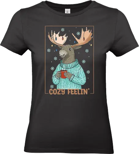 Cozy Feelin’ - moose, xmas, christmas, merry christmas, holiday, happy holidays, cocoa, chocolate, cozy christmas - Standard T-Shirt (Frauen)
