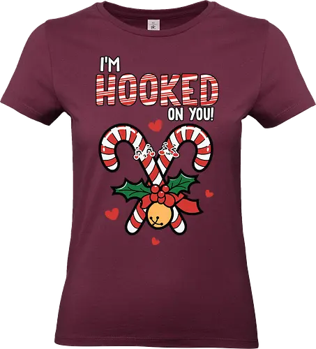 I'm hooked on you - christmas, candy canes, holly, bell, hearts, festive, typography, winter, holiday, fun - Standard T-Shirt (Frauen)