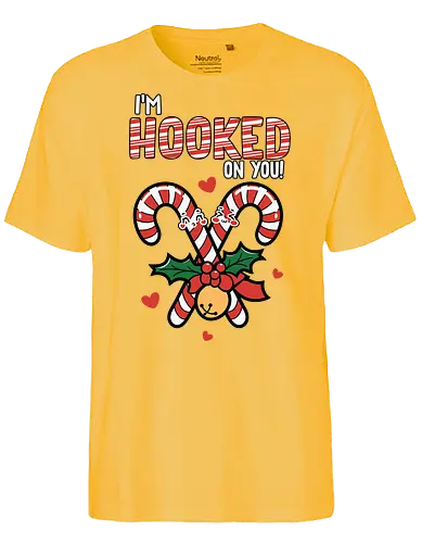 I'm hooked on you - christmas, candy canes, holly, bell, hearts, festive, typography, winter, holiday, fun - Fairtrade T-Shirt