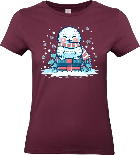 OWLways Love Christmas - Schnee-Eule, niedliche Wintereule, Feiertagseule, Weihnachtsvogel, festliche Eule, gemütlicher Winter, verschneite Eule, Eule im Schal, bezaubernde Weihnachten, Feiertags-Schnee-Eule, Wintervogel, sitzende Eule, festlich, weiße Eule, niedliche Eule, snow owl, cute winter owl, holiday owl, Christmas bird, festive owl, cozy winter, snowy owl - Standard T-Shirt (Frauen)