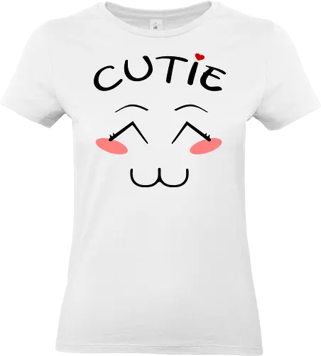 Cutie Cute Kawaii Face (Süßes Kawaii-Gesicht) - kawaii Gesicht, japanischer Anime Stil, süßes Design, Cutie Schriftzug, niedliche Wangen, Anime Vibes, rotes Herz, verspielte Grafik, niedliche Ästhetik, Kawaii Liebhaber, rosa Wangen, ausdrucksstarke Augen, japanisches Design, verspielte Kunst, minimalistisches Kawaii, Anime Fans, süßer Stil, charmantes Design, valentine's day, Valentinstag, fröhliches Design, Herz Akzent, Cartoon Gesicht, Liebe Akzent, Pastell Liebhaber, süße Ausdrücke, lustiger Vibe - Standard T-Shirt (Frauen)