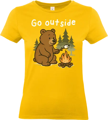 Go outside - bear, campfire, marshmallow, outdoors, pine trees, camping, nature, adventure, wilderness, text - Standard T-Shirt (Frauen)