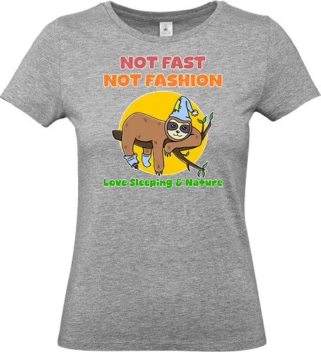 Not Fast Not Fashion Sloth (Nicht Schnell Nicht Mode Faultier) - pyjama, nachtmütze, faultier, faul, schläfer, natur, schlafanzug, slow life, eco humor, schlafenszeit, süßes tier, naturfreund, entspannt, bequem, nicht schnell, cartoon faultier, chillig, müde, waldtier, slow fashion witz, faultier shirt, introvertiert, wildtier, sarkastisch, lustiges faultier - Standard T-Shirt (Frauen)