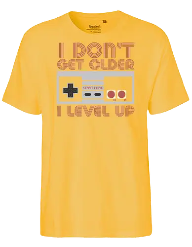  I don't get older, I level up - retro gaming, controller, level up, aging humor, vintage, nostalgia, video games, gaming culture, phrase, typography - Fairtrade T-Shirt