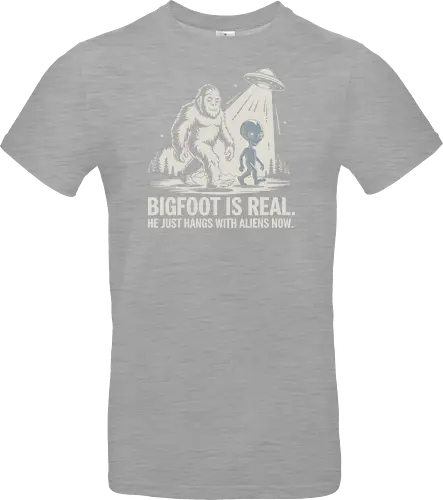 Bigfoot is real. He just hangs with aliens now