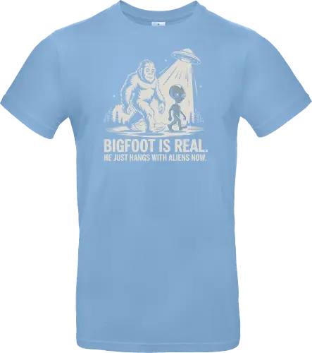 Bigfoot is real. He just hangs with aliens now