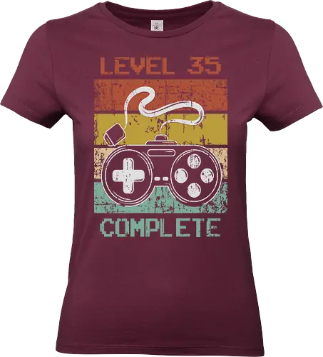 Level 35 complete - Standard T-Shirt (Frauen)