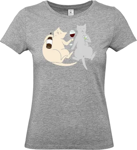 Cat Happy Hour - Cat wine, funny cat, happy hour, drinking, cocktails, wine lover, cat lover gift, minimalist, quirky humor, t-shirt design, art print, martini, funny graphic, sophisticated cat, tipsy - Standard T-Shirt (Frauen)