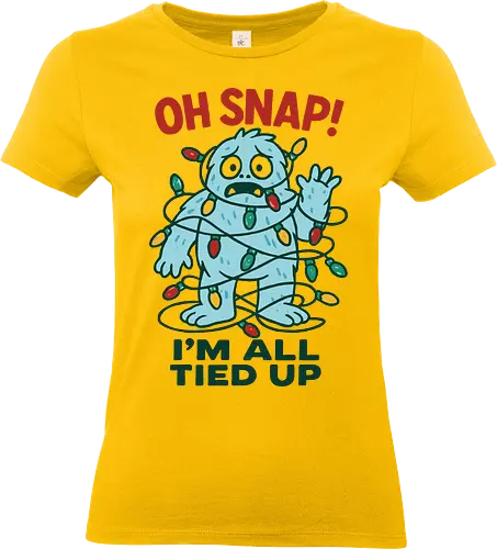  Christmas Yeti: All Tied Up - Yeti, tangled lights, Oh Snap, I'm all tied up, funny Christmas, cute monster, holiday humor, Christmas lights, tangled, whimsical, t-shirt design, art print, festive humor, cute yeti, relatable. - Standard T-Shirt (Frauen)