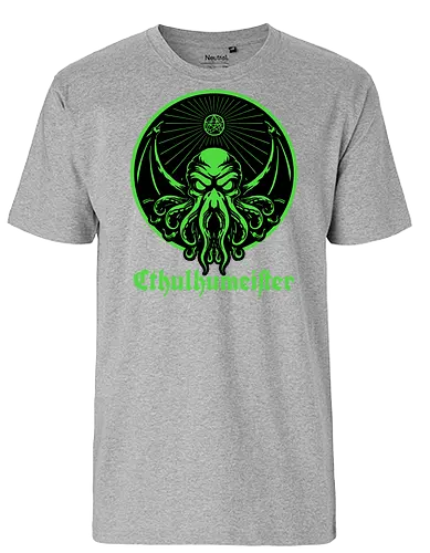 Cthulhu Drink Label - Occultism, Occult, Drinks, Drink, Drinking, Labels. Label, Jagermeister, Gothic, Hp Lovecraft, Lovecraftian, Lovecraft, H.p. Lovecraft, H P Lovecraft, Cosmic Horror, Cosmic, Horror, Great Old Ones, Cthulhu, Cthulhu Mythos, Mythos, Classic, Books, Book, God, Ancient Aliens, Ancient, Ancient Gods, Ancient One - Fairtrade T-Shirt