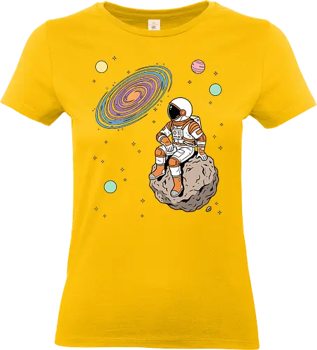 Cosmic Contemplation - astronaut on asteroid shirt, space explorer t-shirt, cosmic galaxy graphic tee, astronaut gazing at stars apparel, retro sci-fi space design, astronomy lover gift, aesthetic celestial streetwear, orange and purple galaxy art, outer space adventure clothing, minimalist astronaut top, planetary exploration t-shirt, gift for science geeks, space suit graphic tee, floating on an asteroid shirt, cool nasa style apparel, swirling galaxy artwork, dreamer space shirt, cosmic solitude clothing, modern sci-fi fashion - Standard T-Shirt (Frauen)