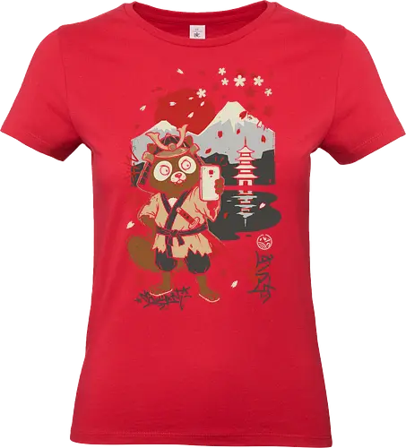 Tanuki Samurai Selfie - tanuki samurai shirt, japanese raccoon dog t-shirt, samurai selfie graphic tee, mount fuji apparel, vintage japanese aesthetic clothing, cute tanuki warrior design, rising sun samurai top, pagoda and cherry blossom shirt, japanese folklore streetwear, funny samurai t-shirt, traditional japanese art tee, distressed graphic apparel, samurai armor tanuki top, japanese travel souvenir shirt, quirky animal samurai merch, lo-fi japanese aesthetic clothing, ukiyo-e style modern t-shirt, tanuki fan gift, japanese scenery graphic tee - Standard T-Shirt (Frauen)