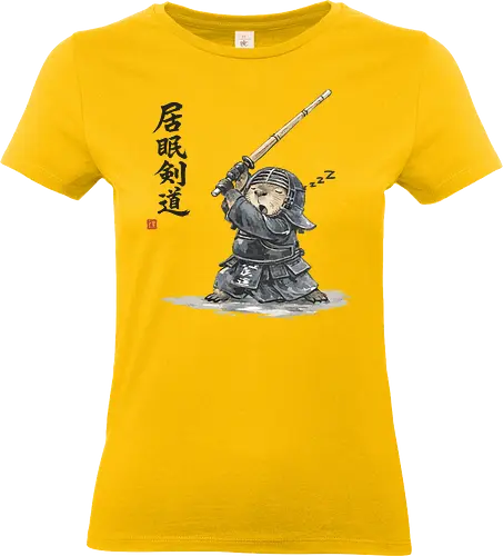 Capybara Kendo Krieger Japanische Tuschekunst - capybara kendo, capybara krieger, japanischer kämpfer, tier mit waffe, kendo tier, sumi-e krieger, japanisches tier, tusche samurai, capybara kämpft, lustiger krieger, vintage tuschekunst, tier kampfkunst, nager krieger, japan tier - Standard T-Shirt (Frauen)
