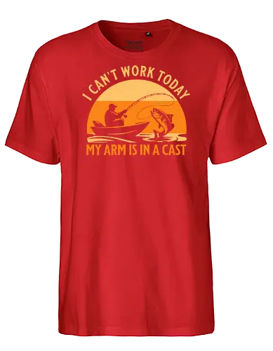 Ich Kann Heute Nicht Arbeiten, Mein Arm Ist Im Gips – Lustiges Angler T-Shirt - Angeln, Angler Shirt, lustiges Angler T-Shirt, Angeln Geschenk, Fischer Geschenk, Angel Humor, lustiger Spruch, Angel Spruch, Sportfischen, Hobbyangler, Angelurlaub, Bootsangeln, Seeangeln, Flussangeln, Barschangeln, Hechtangeln, Forellenangeln, Angelzubehör, Angelrute, Angelrolle, Fischfang, Fischer Kleidung, Outdoor Shirt, Naturfreund, Freizeitangler, Angel Fan, Angelmotiv, Vintage Angeln, Retro Angeln, Sonnenuntergang Design, Papa Angler, Opa Angler, Geschenk für Angler, Geburtstag Angler, Vatertag Geschenk, Weihnachtsgeschenk Angler, Angler Leben, Angel Leidenschaft, Petrijünger, Fischerei, Angelboot, Angeltrip, Angler Humor, Arbeit Witz, lustiges Geschenk, Angel Outfit, Männer T-Shirt, Fischer Motiv, Angeln macht glücklich. - Fairtrade T-Shirt