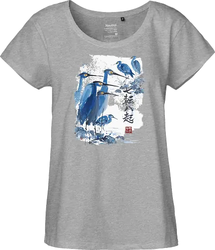 Japanischer Blaureiher – Sumi-e Vogelkunst Traditionelle Tuschemalerei - Japanischer Reiher, Blaureiher, Sumi-e, Japanische Kunst, Tuschemalerei, Vogelkunst, Zen, Naturmotiv, Aquarell, Minimalismus, Asiatische Kunst, Wandkunst, Vogel Illustration, Japan Stil, Wildlife - Fairtrade Girl Shirt