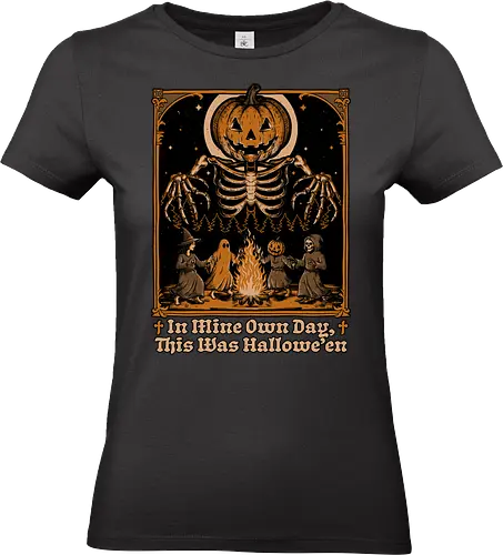 Halloween Medieval Dance - Halloween, Halloween Humor, Halloween Design, Halloween Art, Halloween Aesthetic, Halloween Pumpkin, Halloween Vibes, Spooky, Spooky Season, Creepy, Creepy Cute, Scary, Scary Art, Candy, Pumpkins, Pumpkin, Ghost, Jack-o-lantern, Jack O Lantern Design, Jack O Lantern, Witch, Skeleton, Skull, Forest, Dark, Night, Spirit, Dance, Dancing, Medieval - Standard T-Shirt (Frauen)