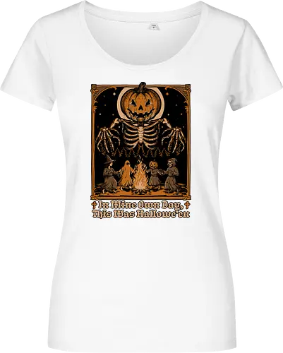 Halloween Medieval Dance - Halloween, Halloween Humor, Halloween Design, Halloween Art, Halloween Aesthetic, Halloween Pumpkin, Halloween Vibes, Spooky, Spooky Season, Creepy, Creepy Cute, Scary, Scary Art, Candy, Pumpkins, Pumpkin, Ghost, Jack-o-lantern, Jack O Lantern Design, Jack O Lantern, Witch, Skeleton, Skull, Forest, Dark, Night, Spirit, Dance, Dancing, Medieval - Damen T-Shirt