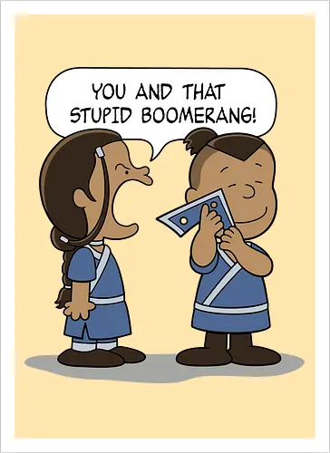Geschwister im Streit im Retro-Comic-Stil - streitende Geschwister, Retro-Comicstrip, minimalistische Strichzeichnung, Aang, bumerangue, nostalgischer Cartoon, geliebtes Objekt, komischer Streit, Vintage-Cartoon-Stil, Sokka, Katara, Peanuts, Charlie Brown, Linus, mashup geek, Nickelodeon, Figur umarmt Objekt, Familienhumor, einfache Illustration, klassischer Comicstrip, Comic-Panel-Szene, übertriebener Ausdruck, blaues Outfit, komisches Duo - Kunstdruck