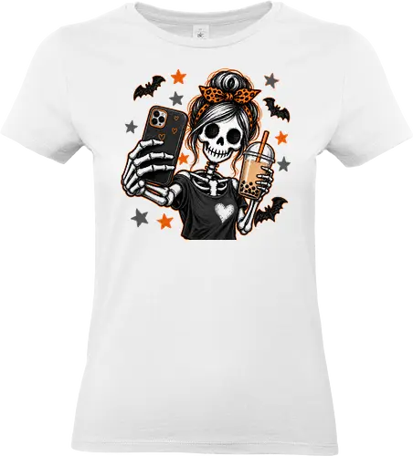 Skelett-Mädchen Selfie Boba Halloween - skelett mädchen, halloween, boba, bubble tea, selfie, kawaii, spooky, schädel, süß, lustig, kürbis, gruselig, halloween motiv, herbst - Standard T-Shirt (Frauen)