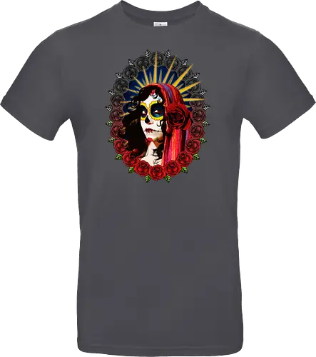 Frauenporträt mit Totenkopf-Make-up und Rosen - La Catrina, Frauenporträt, rote Rosen, Volkstradition, farbenfrohe Kunst, bunter Schleier, kulturelle Symbolik, lebendige Illustration, Blumenrahmen, markierte Augen, folkloristischer Stil, Ahnenfeier, lateinamerikanische Kunst, künstlerisches Porträt, Popkultur - Standard T-Shirt