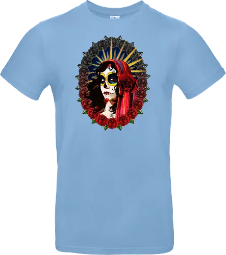Frauenporträt mit Totenkopf-Make-up und Rosen - La Catrina, Frauenporträt, rote Rosen, Volkstradition, farbenfrohe Kunst, bunter Schleier, kulturelle Symbolik, lebendige Illustration, Blumenrahmen, markierte Augen, folkloristischer Stil, Ahnenfeier, lateinamerikanische Kunst, künstlerisches Porträt, Popkultur - Standard T-Shirt