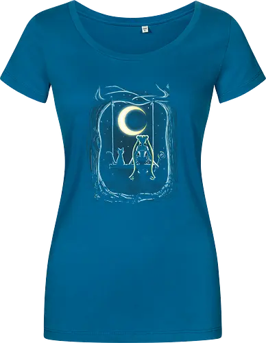 Guardian under the moon