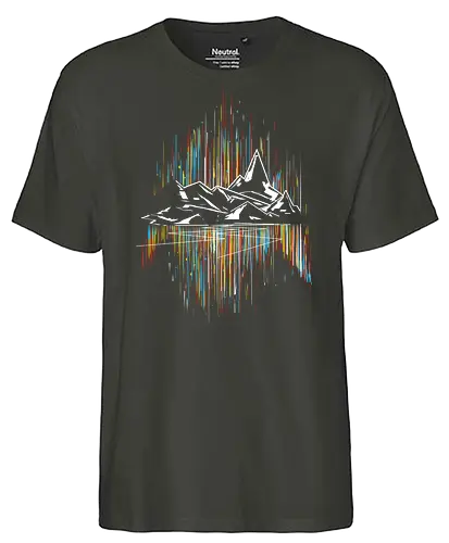 Borlis road - aurora, mountain - Fairtrade T-Shirt