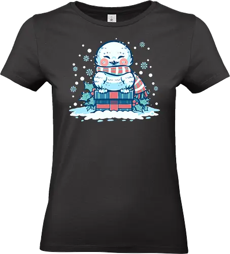 OWLways Love Christmas - Schnee-Eule, niedliche Wintereule, Feiertagseule, Weihnachtsvogel, festliche Eule, gemütlicher Winter, verschneite Eule, Eule im Schal, bezaubernde Weihnachten, Feiertags-Schnee-Eule, Wintervogel, sitzende Eule, festlich, weiße Eule, niedliche Eule, snow owl, cute winter owl, holiday owl, Christmas bird, festive owl, cozy winter, snowy owl - Standard T-Shirt (Women)