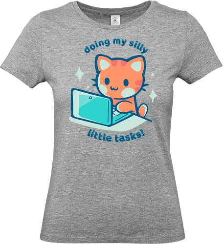 Doing my Silly Little Tasks - silly tasks, cat typing, cute work, kawaii cat, work from home, productivity, funny office, dumme Aufgaben, Katze tippt, niedliche Arbeit, kawaii Katze, Arbeit von zu Hause, Produktivität, lustiges Büro, gemütlicher Kern, pastellfarbene Katze - Standard T-Shirt (Women)