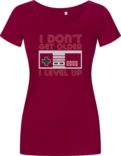  I don't get older, I level up - retro gaming, controller, level up, aging humor, vintage, nostalgia, video games, gaming culture, phrase, typography - Women T-Shirt