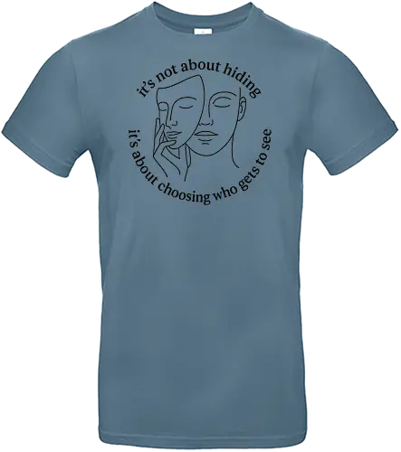 Hiding and Choosing - Smilow, Twitch, Streamer, Katze, Selfcare - Standard T-Shirt