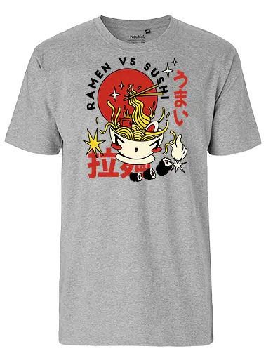 Ramen vs Sushi – Japanische Retro Food - ramen illustration, sushi kunst, japanisches essen kunst, retro japan illustration, ramen vs sushi, kawaii food design, japan pop art, lustige food kunst, vintage japan stil, nudel illustration, süßes ramen design, asiatische food kunst, japan cartoon stil - Fairtrade T-Shirt