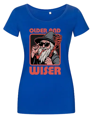 Old Wise Wizard Pop Art - Middle Age, Middle Earth, Grey, Cool, Wiser, Wise, Older, Old, Adventure, Fantasy, Books, Book, Bookworm, Retro, Retro Vintage, Vintage, Medieval, Magic, Magical, Wizard Hat, Wizard, Pop Culture Wizard, Witchcraft, Sorcery, Sorcerer, Fun, Funny, Meme - Women T-Shirt
