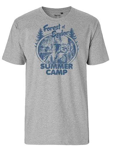 Retro-Wald-Sommercamp Bärenkrieger - Geek-Retro-Design, Nerd-Kultur-Shirt, Galaxie-Krieger-T-Shirt, Vintage-Popkultur, Retro-Sommercamp-Shirt, Waldkrieger-T-Shirt, Vintage-Camp-Abzeichen, Bären-Shirt, Sci-Fi-Wald-Shirt, Galaxie-Camp-Design, Retro-Abzeichen-T-Shirt, Pelzkrieger-Print, Weltraumwald-Shirt, Vintage-Sci-Fi-T-Shirt, Camp-Emblem-Shirt - Fairtrade T-Shirt