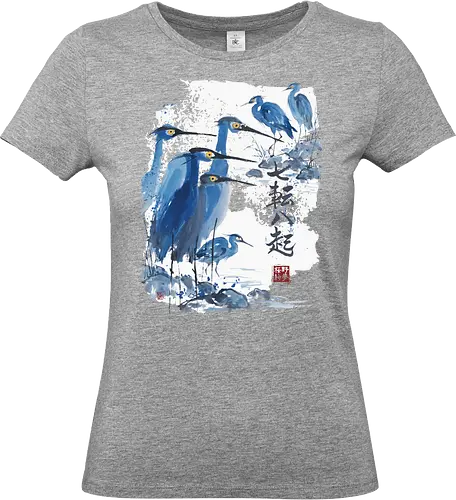 Japanischer Blaureiher – Sumi-e Vogelkunst Traditionelle Tuschemalerei - Japanischer Reiher, Blaureiher, Sumi-e, Japanische Kunst, Tuschemalerei, Vogelkunst, Zen, Naturmotiv, Aquarell, Minimalismus, Asiatische Kunst, Wandkunst, Vogel Illustration, Japan Stil, Wildlife - Standard T-Shirt (Women)
