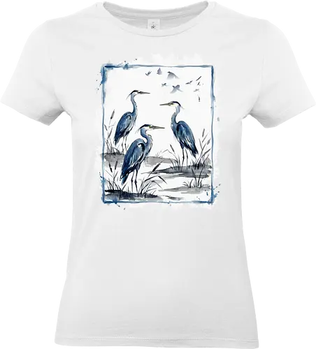 Minimalistischer Blaureiher – Japanische Aquarell Vogelkunst - Blaureiher, Reiher, Minimalismus, Japanische Kunst, Sumi-e, Aquarell, Vogelmotiv, Zen, Naturkunst, Asiatisches Design, Wildlife, Wandkunst, Ink Painting, Vogel Illustration, Japan Stil - Standard T-Shirt (Women)