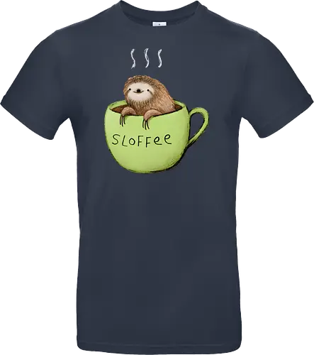 Braunes Faultier Grüne Kaffeetasse Dampf Süßes Wortspiel - Faultier in Kaffeetasse, lebhafte grüne dampfende Tasse, lächelndes ruhiges Faultier, Tier Kaffee Wortspiel, Morgen Humor Kaffee Kunst, handgefertigte Faultier Illustration, strukturiertes braunes beiges Fell, weißer Dampf heißer Kaffee, Kaffee Faultier Liebhaber Geschenk, Faultier Tasse Shirt, Krallen hängende Tassenrand, süßer Morgen Kaffee Humor, englisches Tier Kaffee Wortspiel, entspanntes Faultier in Tasse, kreative Kaffee Tier Kunst - Standard T-Shirt