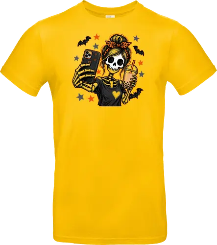 Skelett-Mädchen Selfie Boba Halloween - skelett mädchen, halloween, boba, bubble tea, selfie, kawaii, spooky, schädel, süß, lustig, kürbis, gruselig, halloween motiv, herbst - Standard T-Shirt