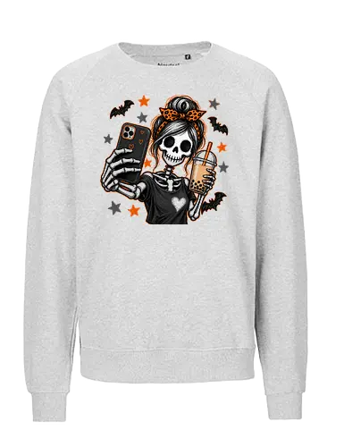 Skelett-Mädchen Selfie Boba Halloween - skelett mädchen, halloween, boba, bubble tea, selfie, kawaii, spooky, schädel, süß, lustig, kürbis, gruselig, halloween motiv, herbst - Fairtrade Sweatshirt