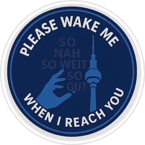 Please wake me when I reach you - Fernsehturm, Berlin, Nähe, Entfernung, Hand, Glas, Sehnsucht, Statement Shirt, Please Wake Me, Nerd Shirt, Distanz, Sichtbarkeit, Trennung, Urban Emotion, so nah so weit so gut, Symbolik, Großstadt, Berührung, Verbindung, Melancholie